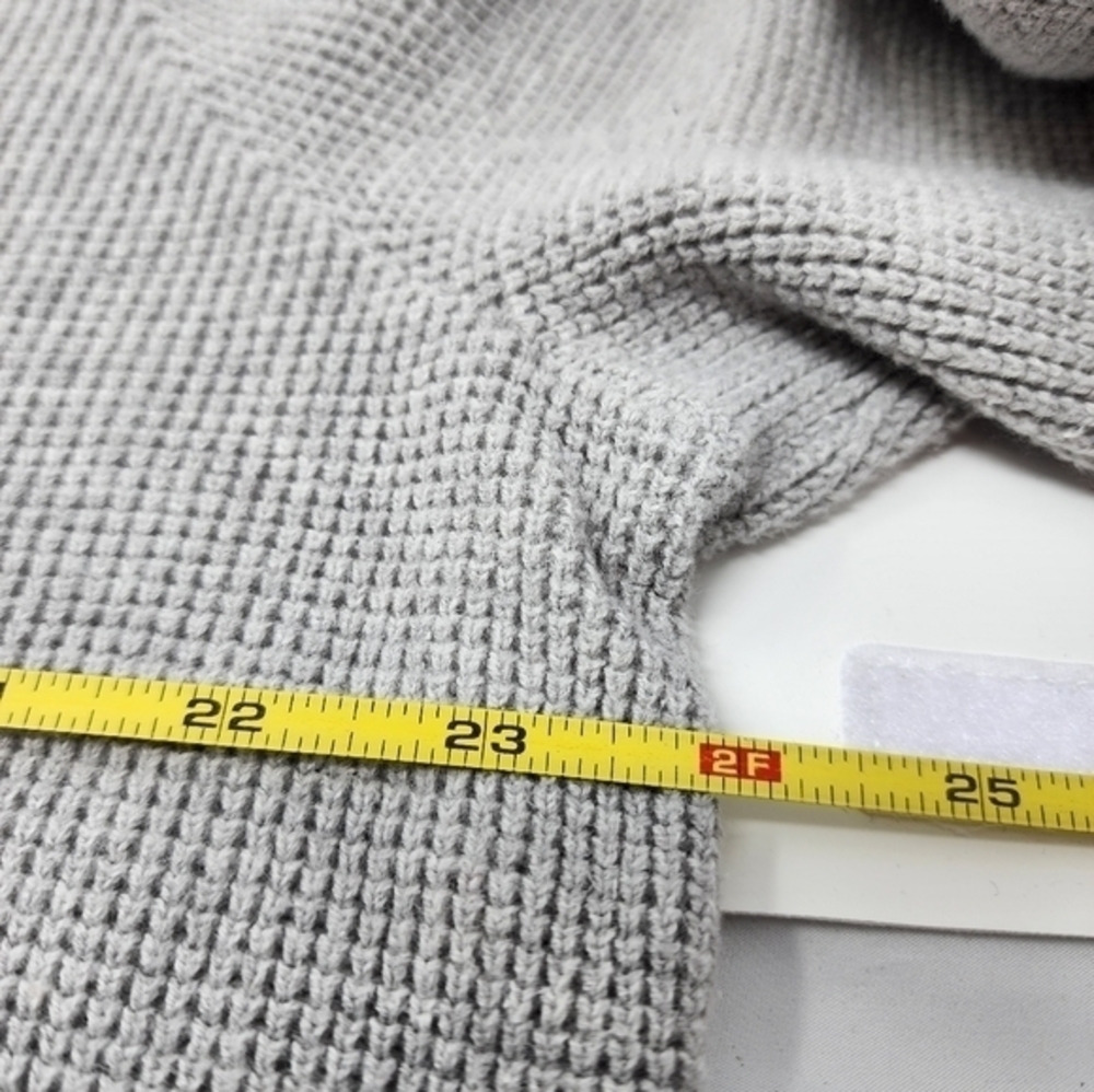 Michael Kors Men's XL Light Gray Crew Neck Sweater - Picture 6 of 11